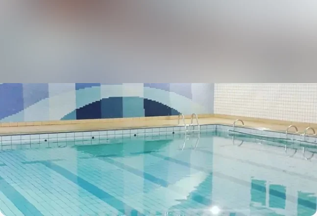 Piscina institucional de academia com manutenção realizada, São Paulo